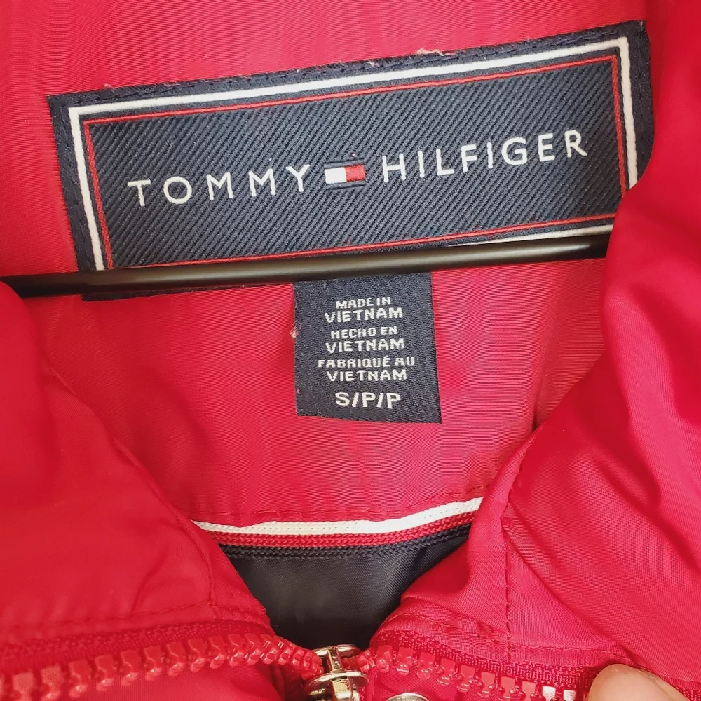 Tommy Hilfiger Red Puffer Vest Jacket - Size Small - Picture 8 of 17